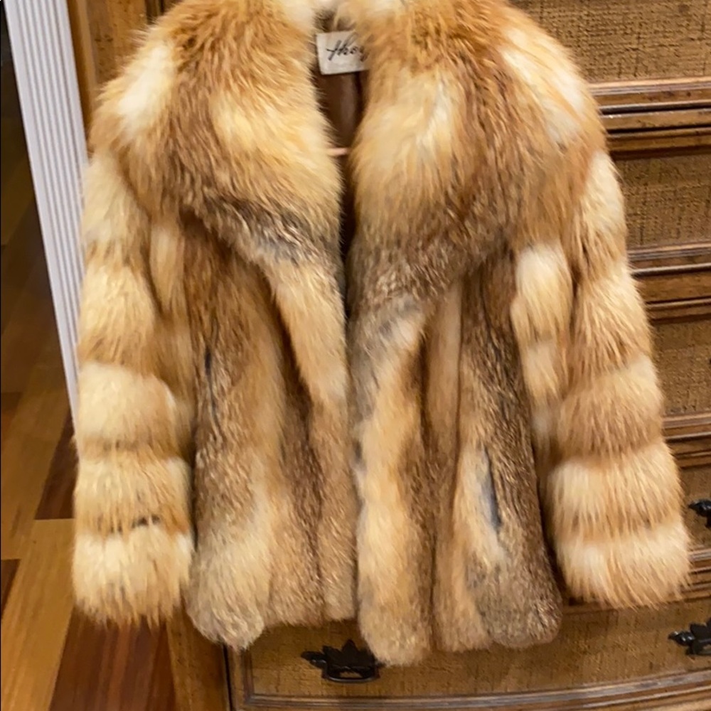 RED FOX FUR COAT (Vintage}